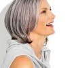 Félhosszú frizurák az idősebb nők számára
