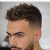 Rövid hajvágás 2022 férfi