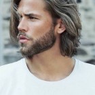 Közepes haj frizurák férfiak számára