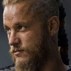 Undercut viking frizurák férfiak